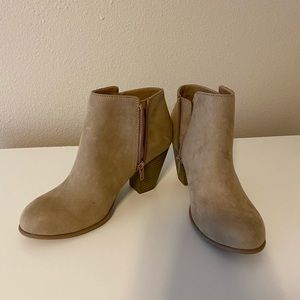 Ankle boots
